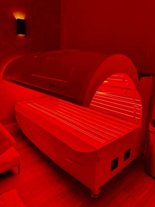 Full-body red light therapy in Miami for reducing the signs of aging.